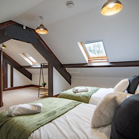 Madison House - Converted Church 5 Bed Pontypool Kültér fotó