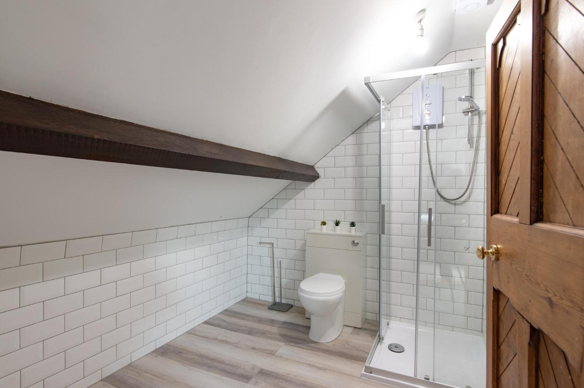Madison House - Converted Church 5 Bed Pontypool Kültér fotó