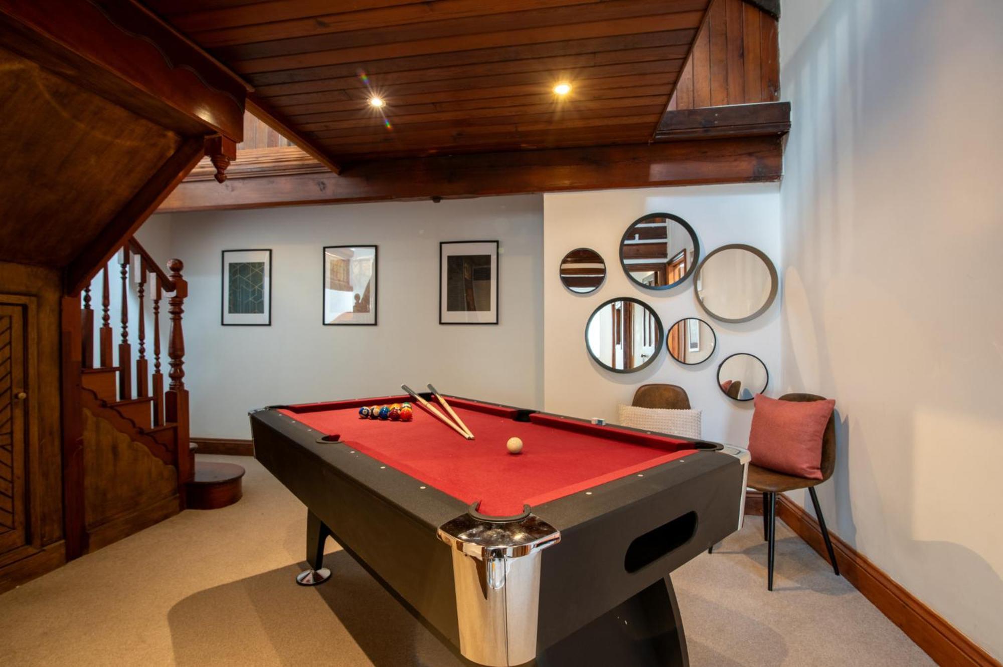Madison House - Converted Church 5 Bed Pontypool Kültér fotó