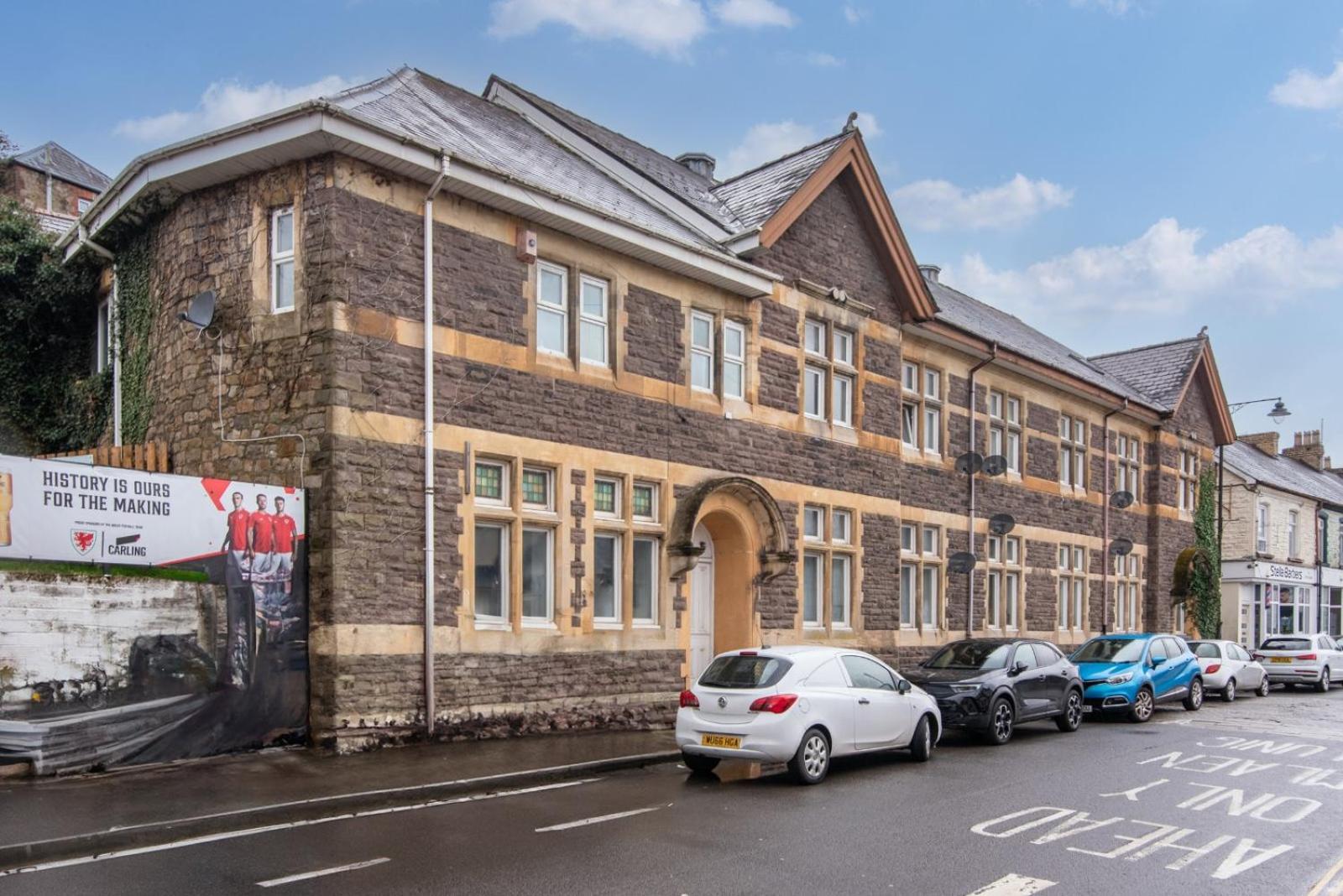 Madison House - Converted Church 5 Bed Pontypool Kültér fotó